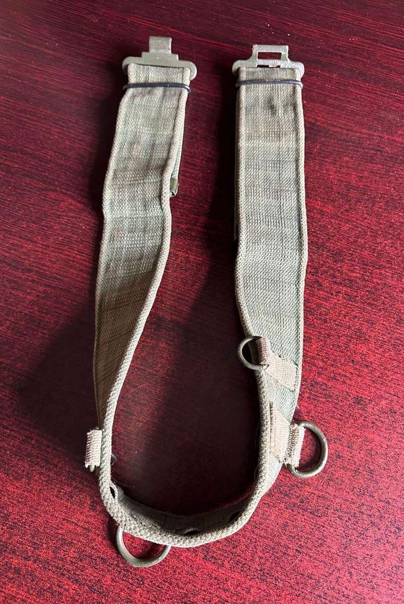 Rhodesian webbing belt. Extended length 101 cm. Olive green.