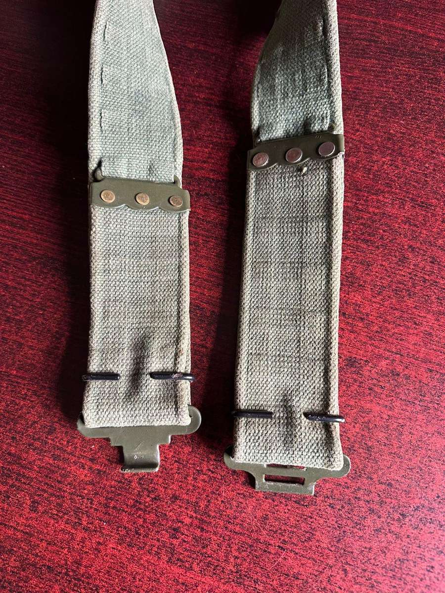 Rhodesian webbing belt. Extended length 101 cm. Olive green.