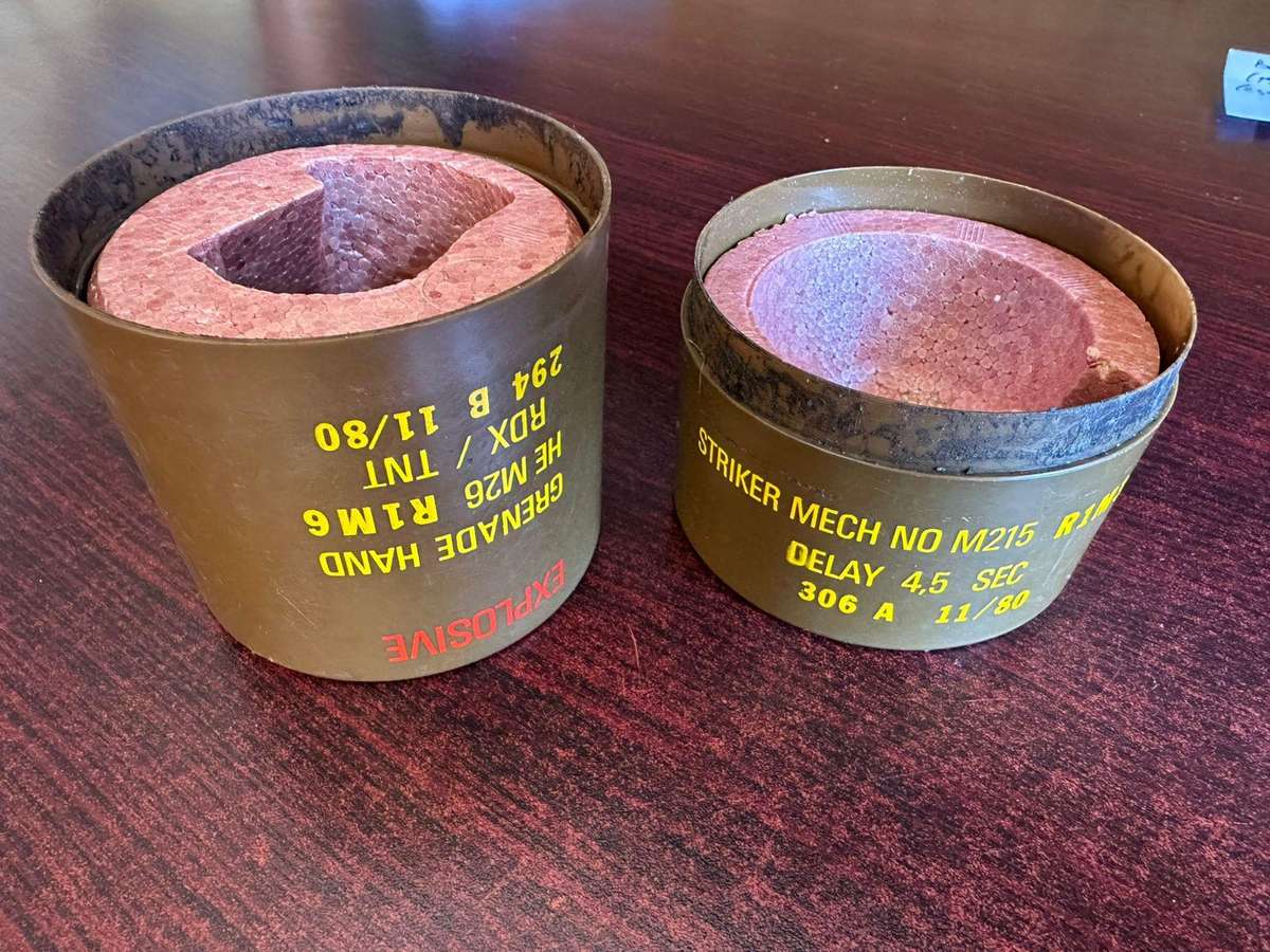 Plastic cannister for the M26 hand grenade, complete with polystyrene inserts. In very good conditio