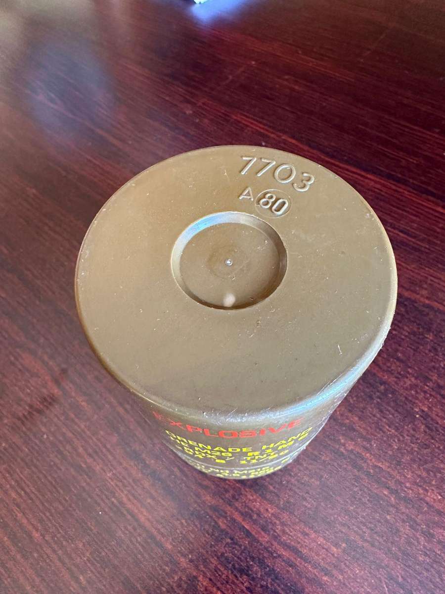 Plastic cannister for the M26 hand grenade, complete with polystyrene inserts. In very good conditio