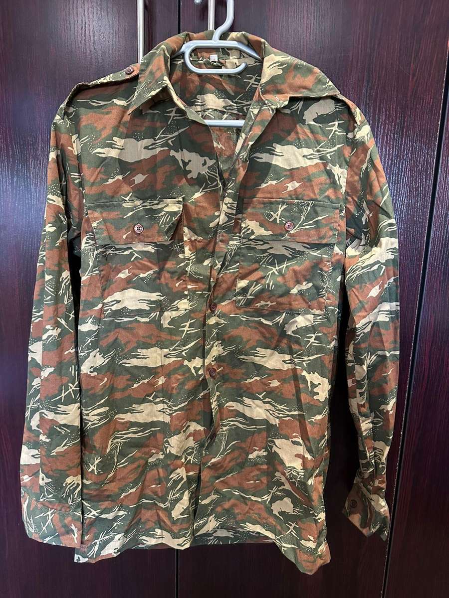 Koevoet camo long sleeve shirt, very good condition (looks unused) size small, measures 50 cm armpit