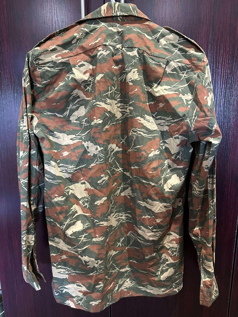 Koevoet camo long sleeve shirt, very good condition (looks unused) size small, measures 50 cm armpit