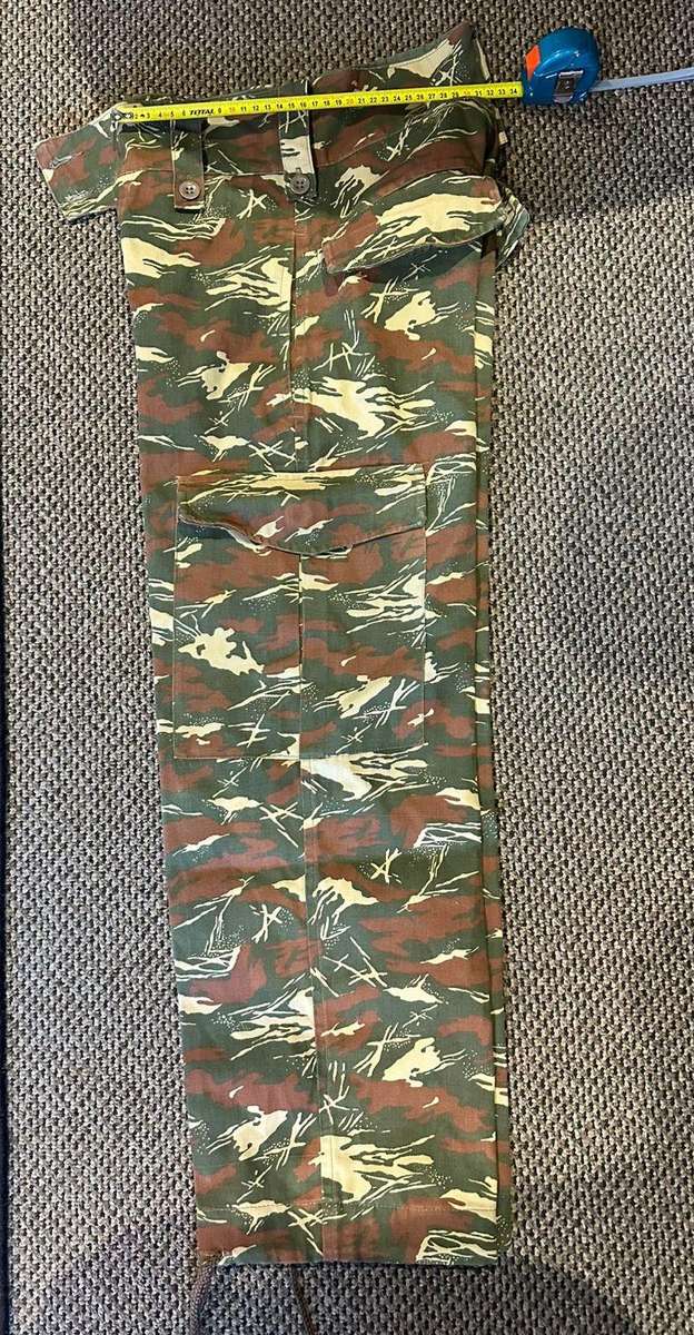 Koevoet camo trousers. Please look at pics for size, pipe length 68 cm. Very good condition with no