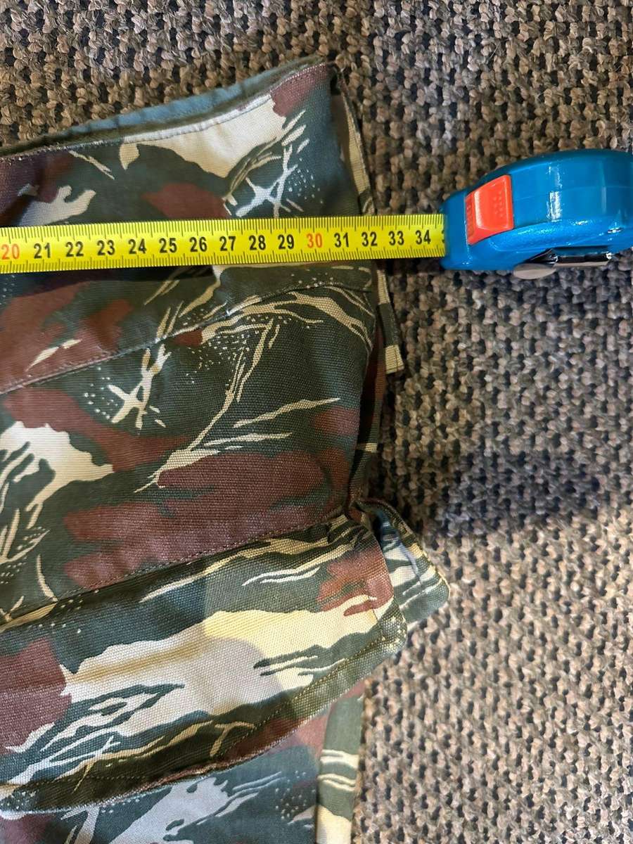 Koevoet camo trousers. Please look at pics for size, pipe length 68 cm. Very good condition with no