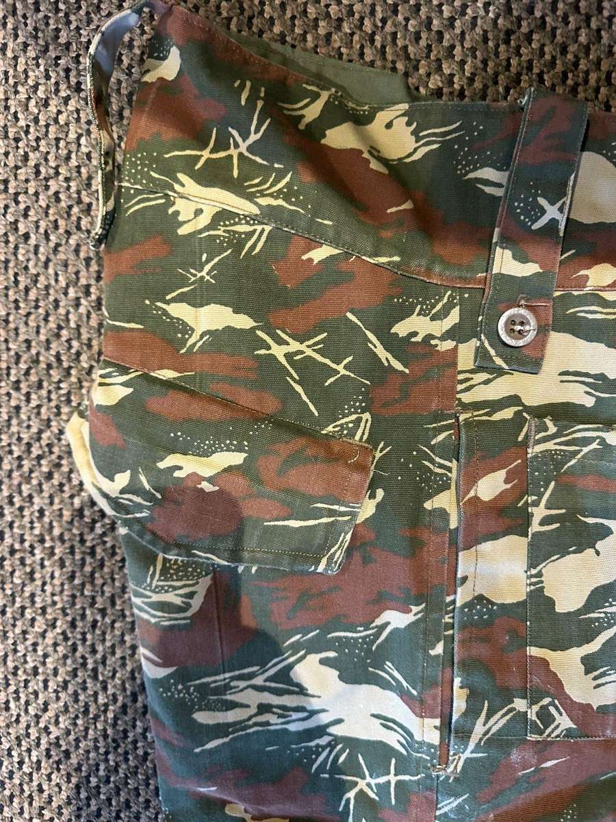 Koevoet camo trousers. Please look at pics for size, pipe length 68 cm. Very good condition with no