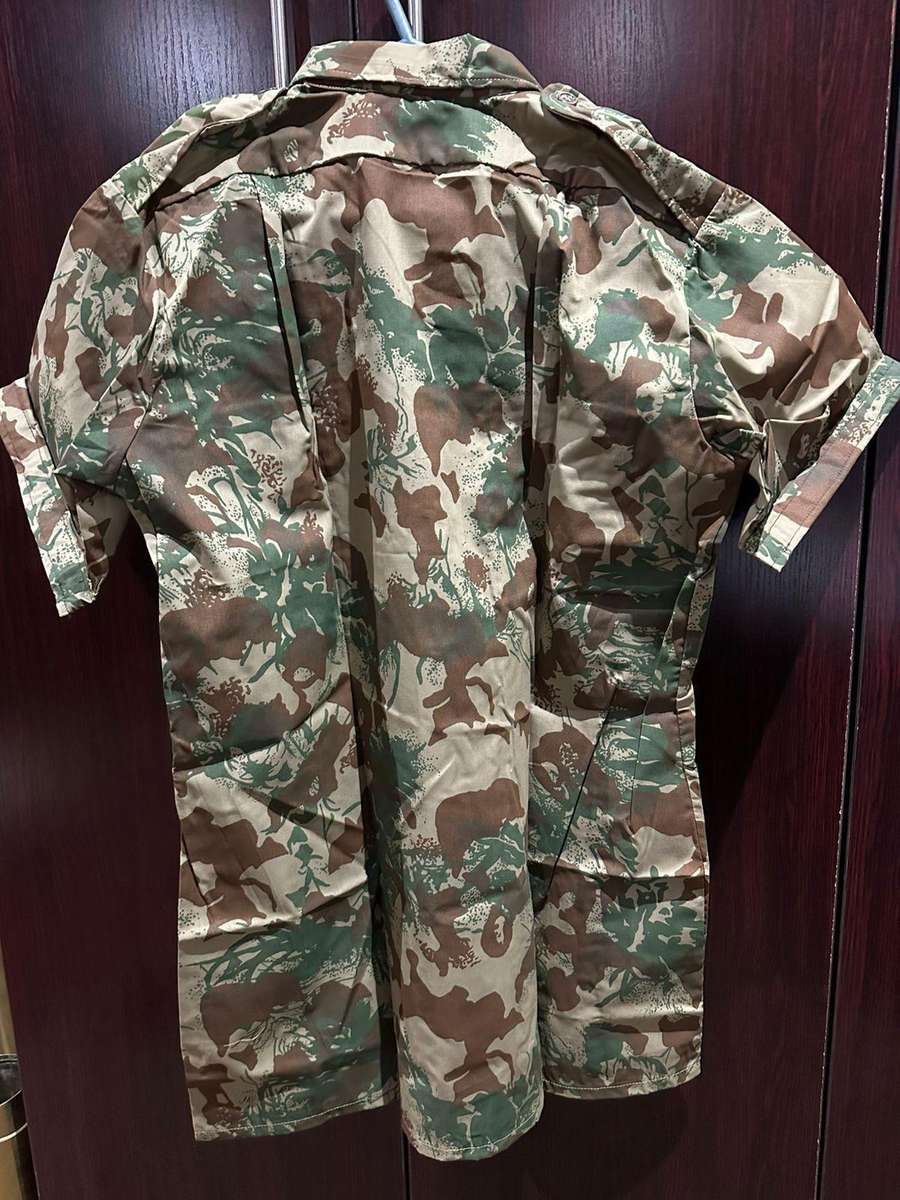 Task force 2nd pattern camo,short sleeve shirt,labelled and daterd 78,size medium. Measures 60 cm ar