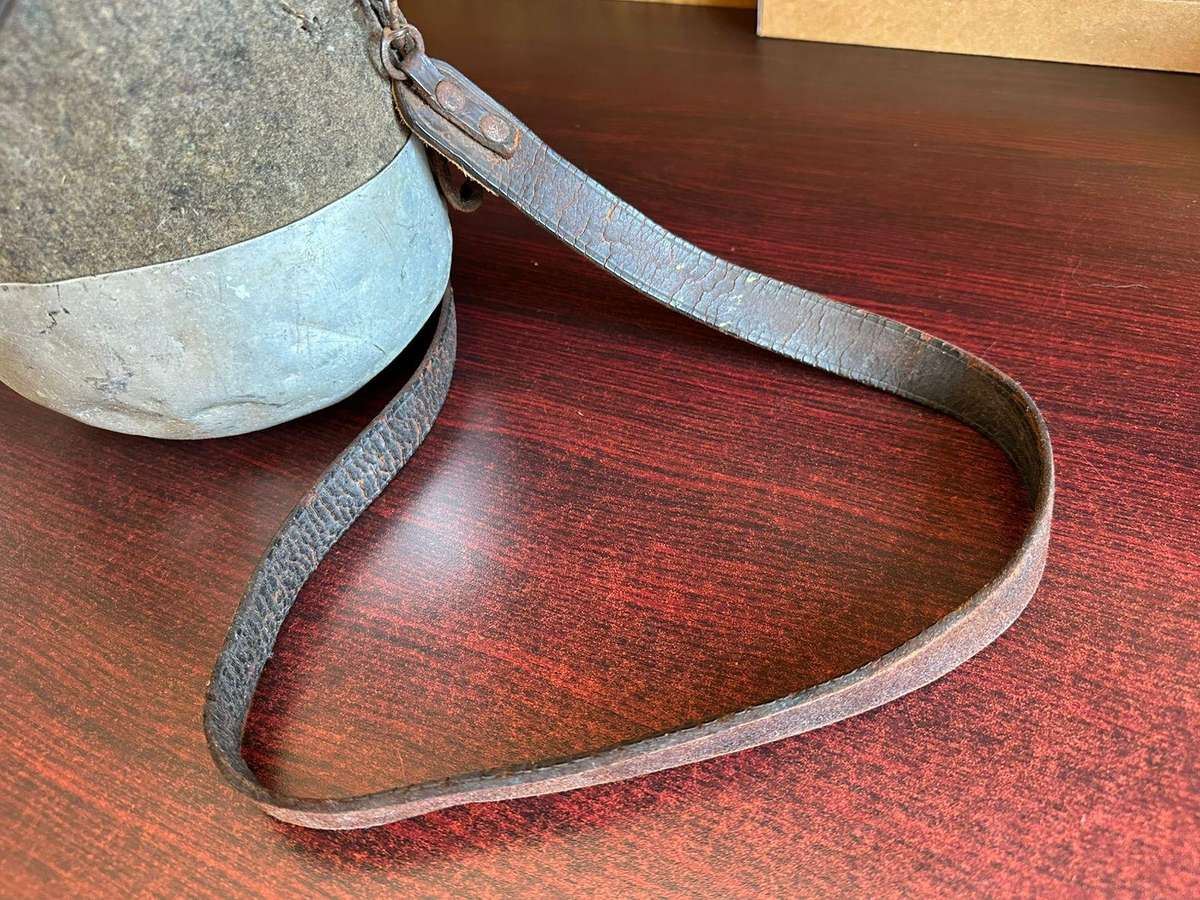 WW1 Italian Canteen in complete and good condition,with cup,bowl and leather strap. Rare