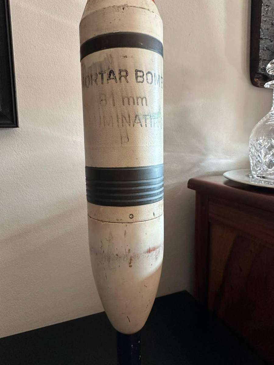 Very large 81mm. mortar. Alluminating bomb deactivated. Height 56 cm.