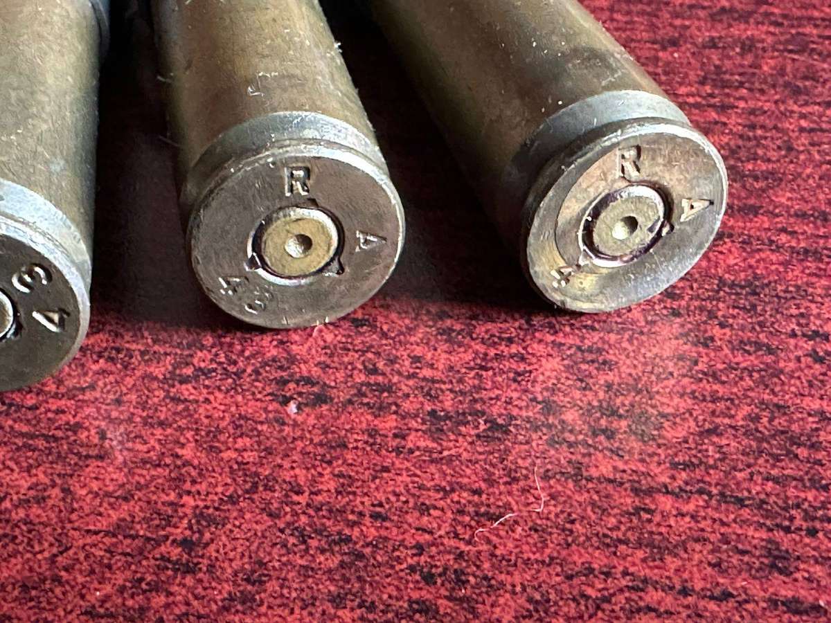 Border war period 12,7 R1.M1 machine gun belt pieces. Sold together.