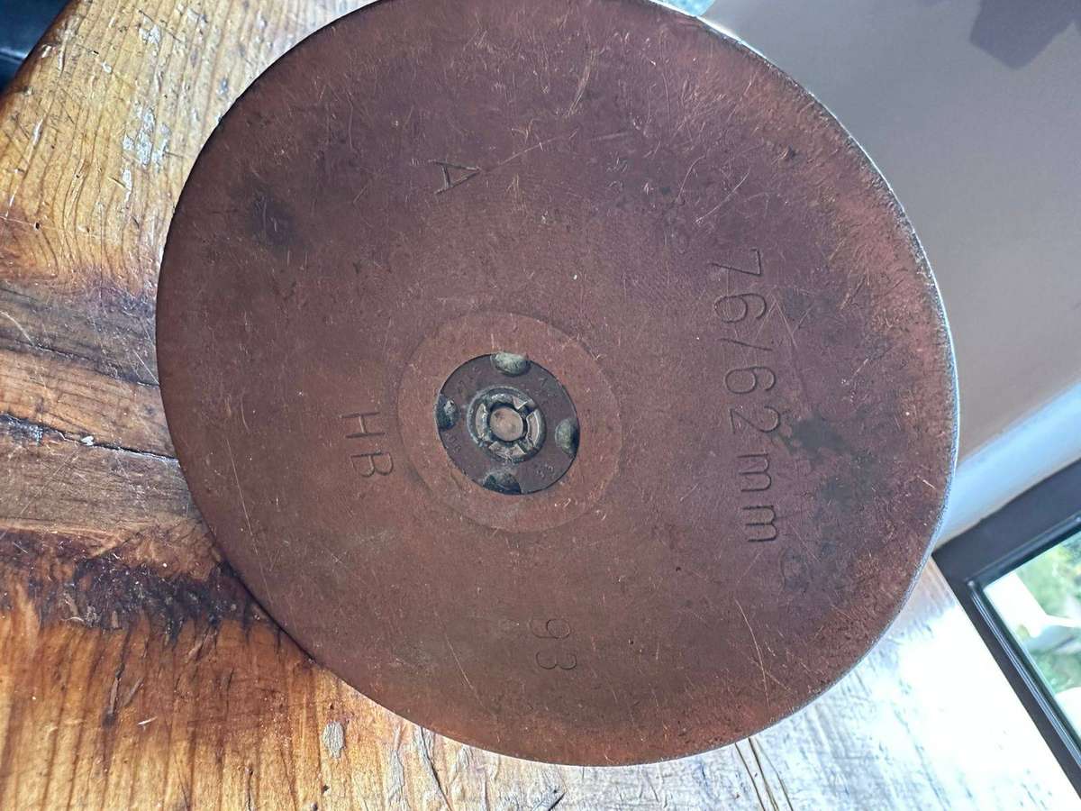 Border war period 76/62mm. artillery case, dated 1993. Overall length 63,5cm. Diameter top 80mm. Bot