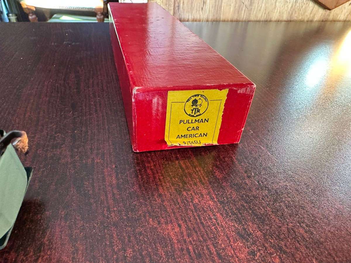 HO scale Pullman passenbger car. Boxed. Totall length 235 mm.