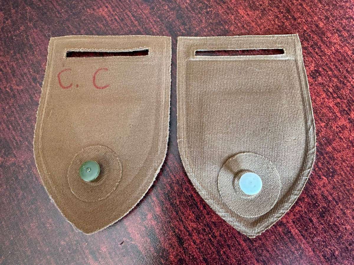 SA Infantry Company flash. Sold with medical services B coy flash. Pins intact.