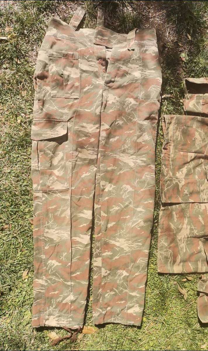 Koevoet camo trousers. Pants marked 2. Size 32 with pipe length 77cm ( crotch to end of pipe) Some b