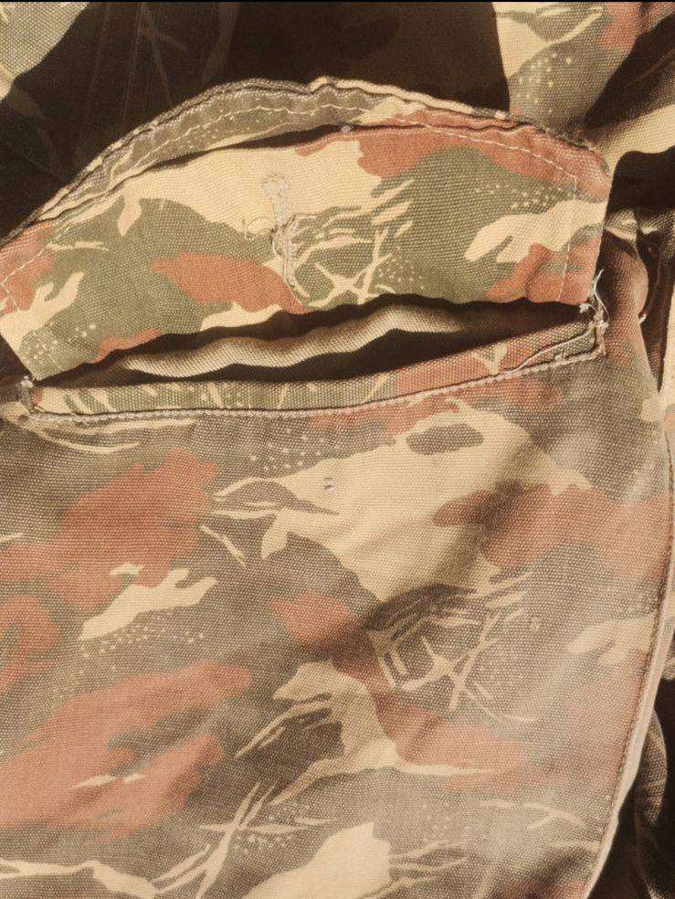 Koevoet camo trousers. Pants marked 2. Size 32 with pipe length 77cm ( crotch to end of pipe) Some b