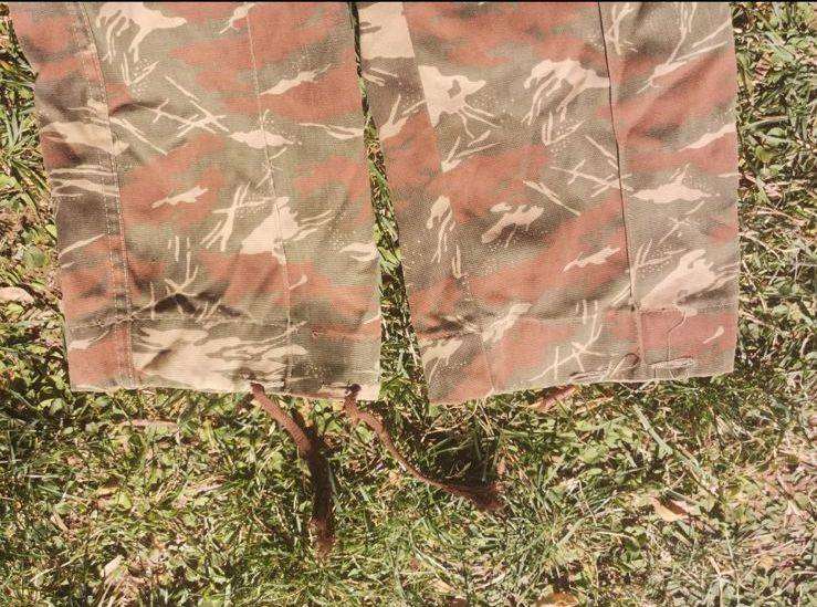 Koevoet camo trousers. Pants marked 2. Size 32 with pipe length 77cm ( crotch to end of pipe) Some b