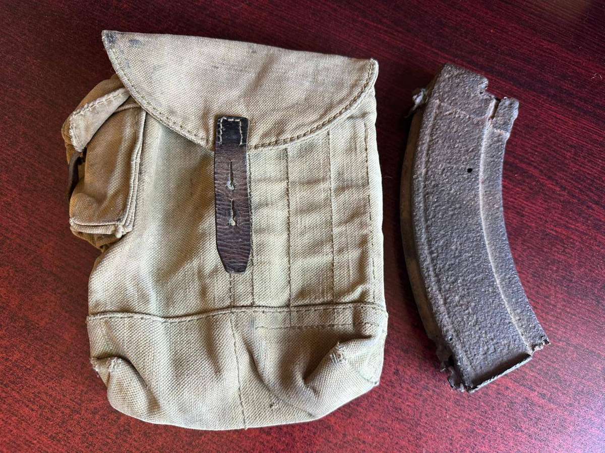 Bulgarian rifle magazine pouch with one pick up magazine. Border war.