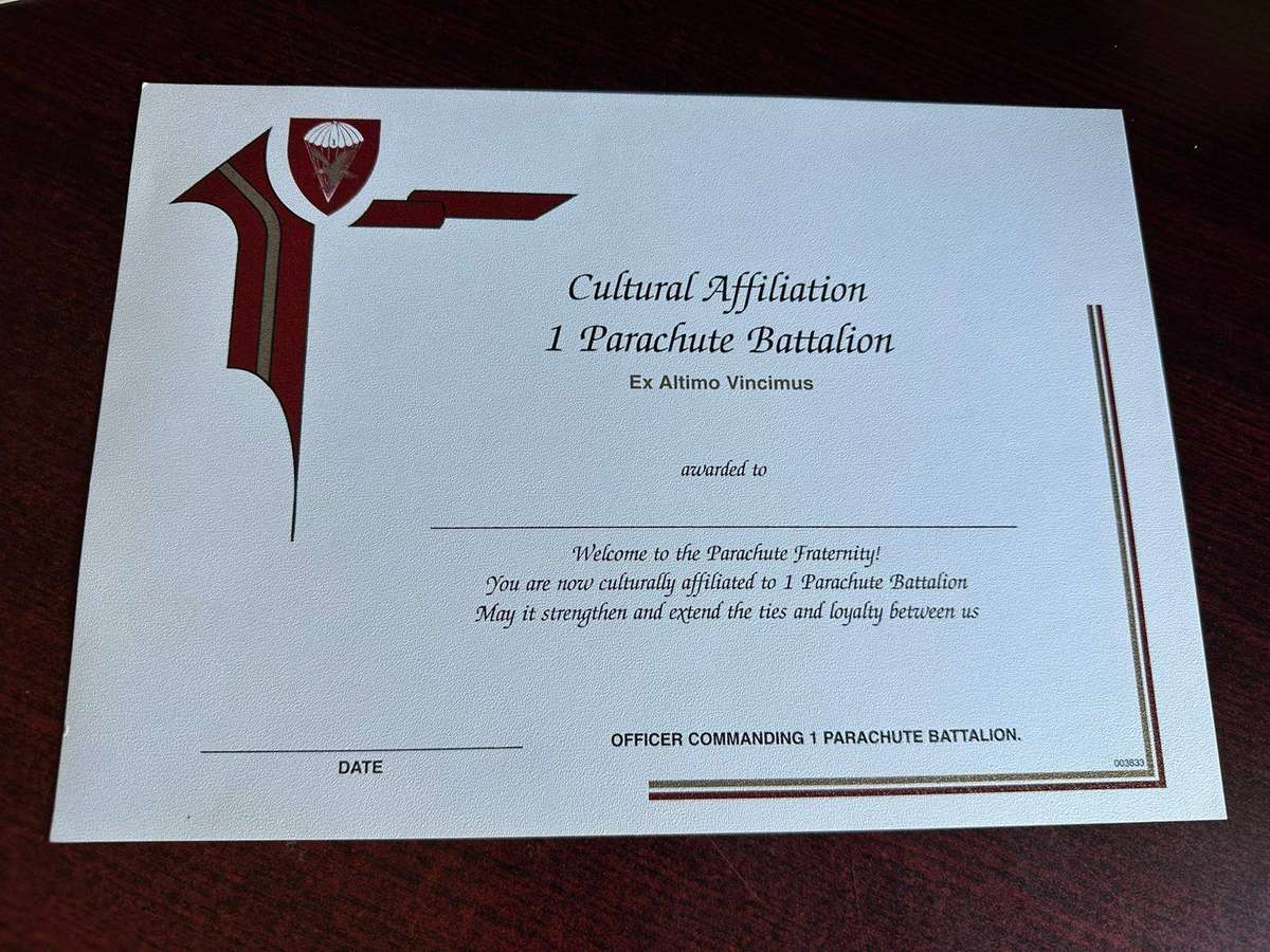 Original period item. Cultural affiliation 1 Parachute battalion.