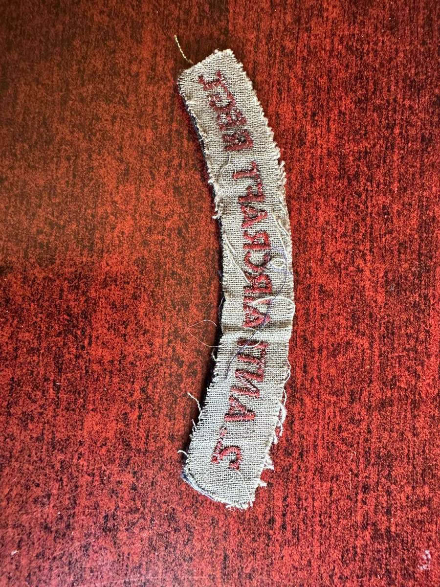 2 Anti aircraft regt. cloth title.