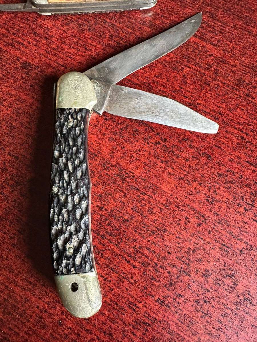 Combination of 2 knives. Sold together. Please look at pictures for more info. Total length 18,5 and