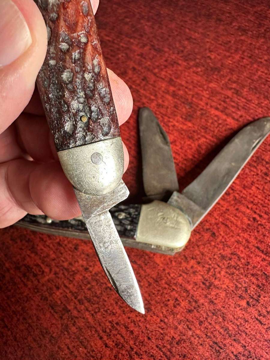 Combination of 2 knives. Sold together. Please look at pictures for more info. Total length 18,5 and