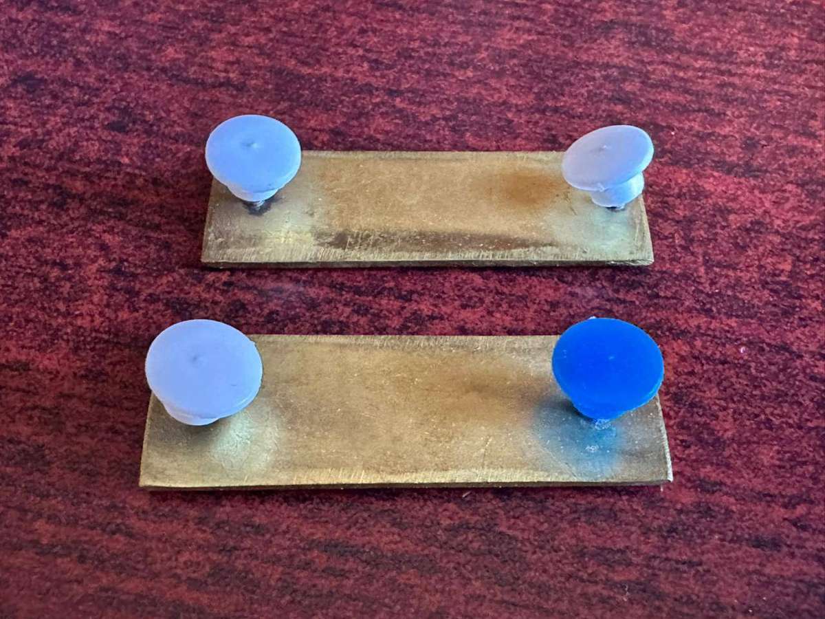 Chief of the army command bar,pair. Pins intact.