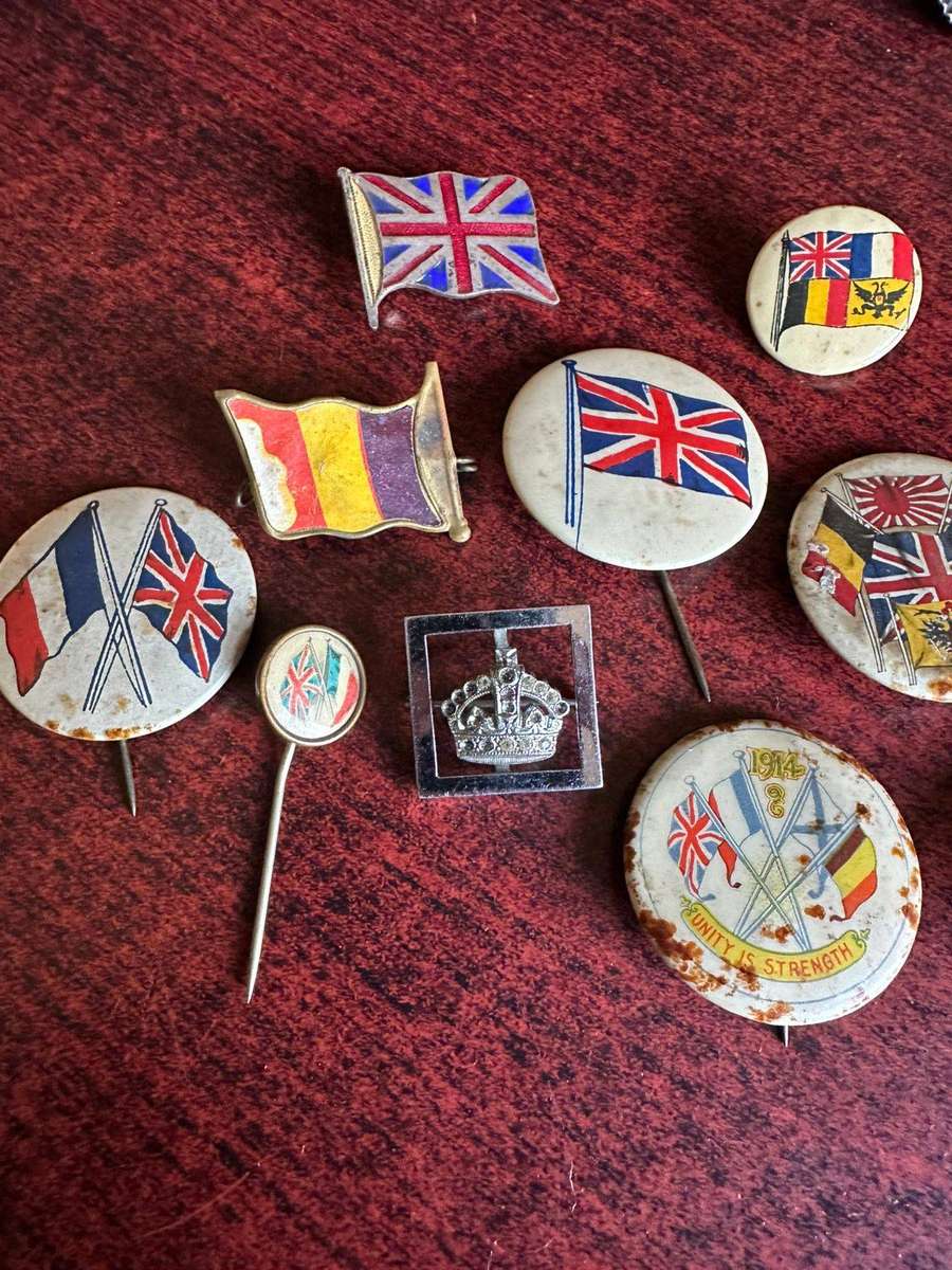 British WW1 period badges lot. 12 in Total.