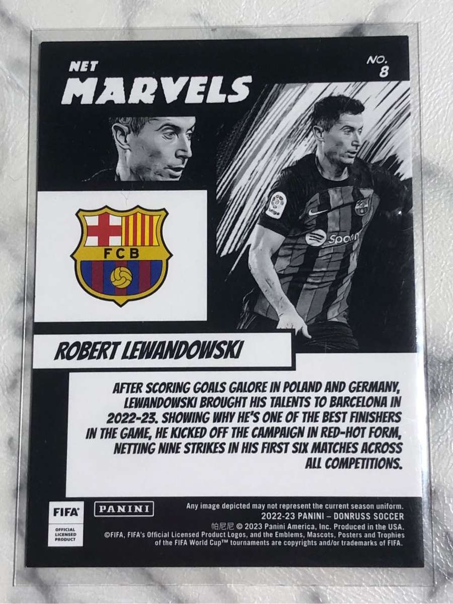 Robert Lewandowski Net Marvels 2022 soccer trading card