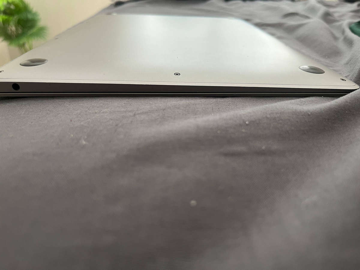 Macbook Air 2019 A1932 Intel Core i5, 8GB RAM, and 128GB SSD
