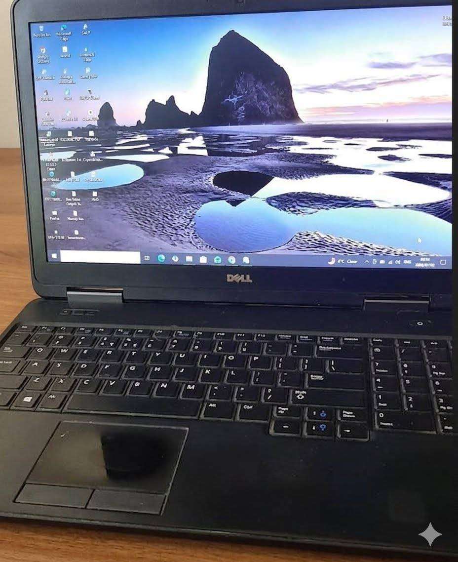 Dell Latitude E5540 15.6 Inch Intel Core i3 8GB RAM 1TB HDD Windows 10 Pro Laptop