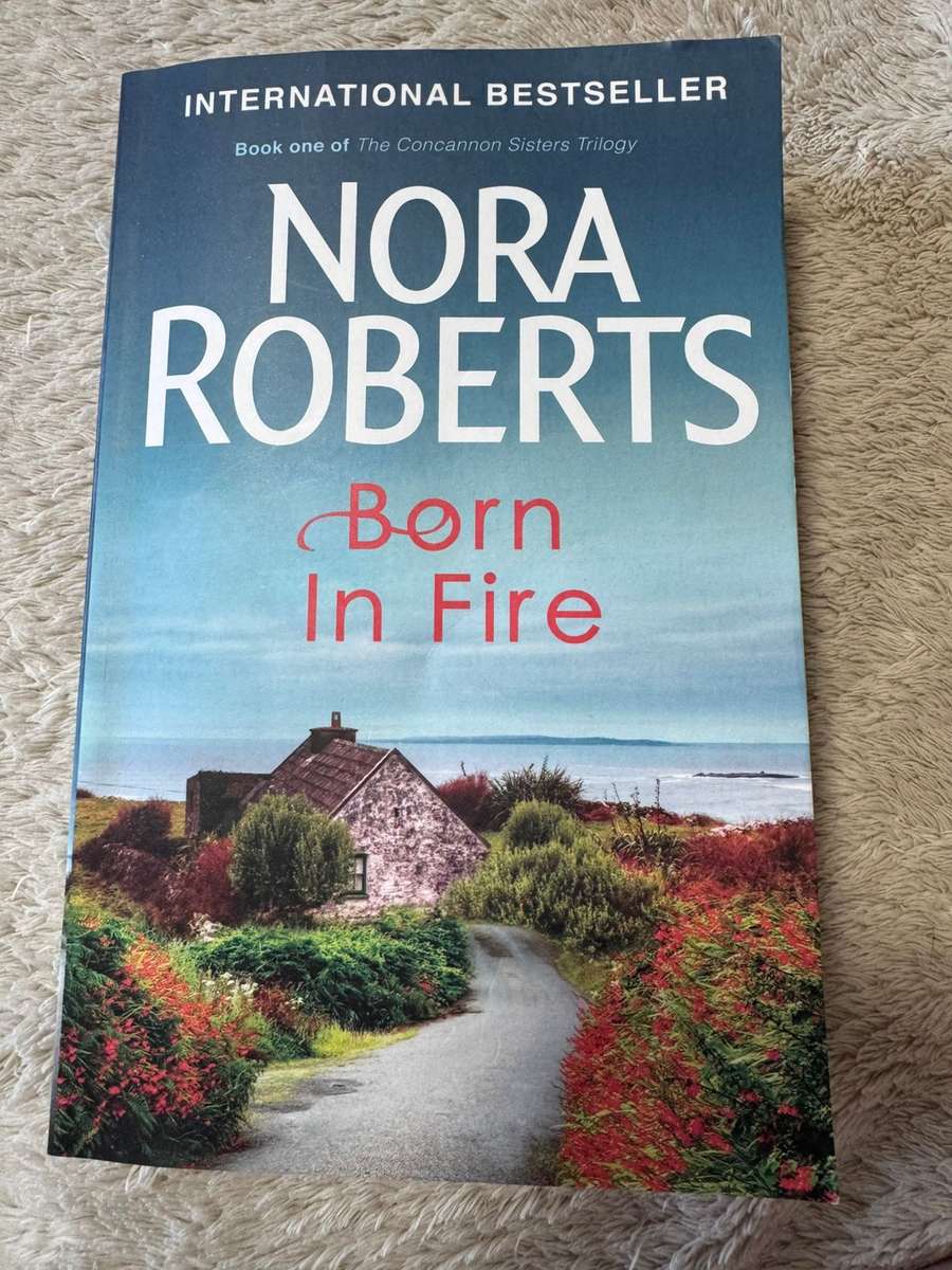 Nora Roberts books 13 titles as per pics All in good condition per book. Each