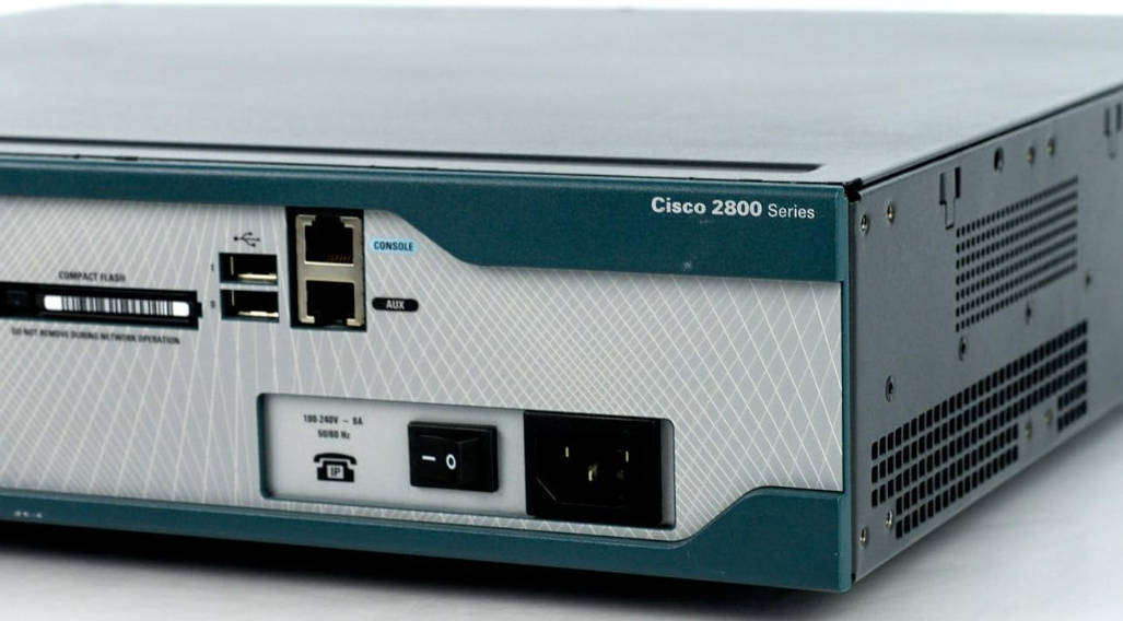 Cisco 2821 ISR Bundle: Voice & Serial Ready.Additional cards (4FXS/DID &WIC-1T)