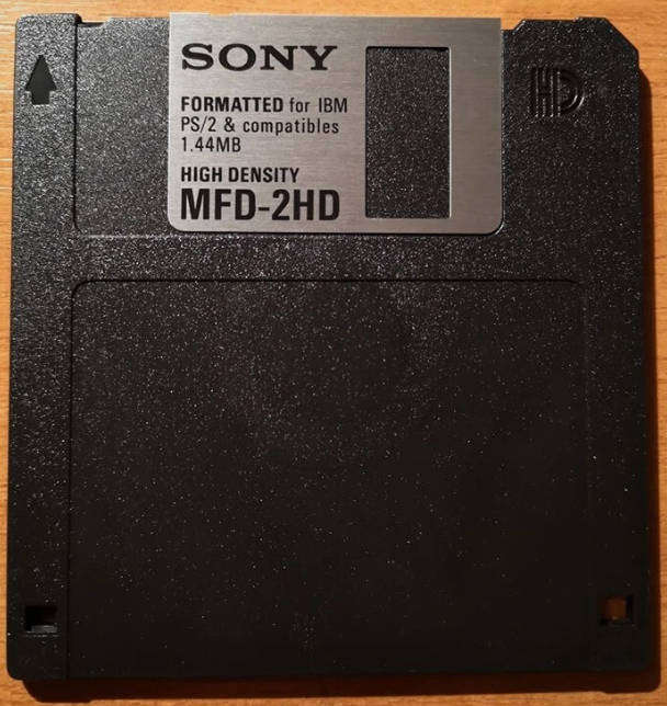 High-Density 3.5-Inch Floppy Disk - 1.44MB / Fully Formatted / Ready To Use / Various Brands