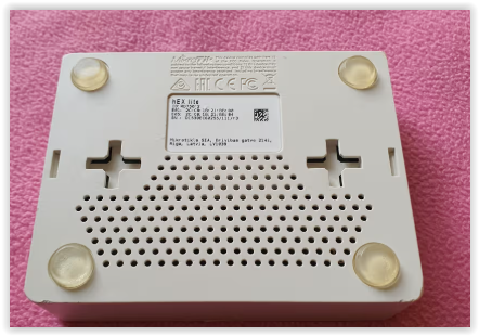 MikroTik Routerboard Hex Lite RB750R2. MikroTik hEX Lite - Desktop Router with 5x 10/100 ports