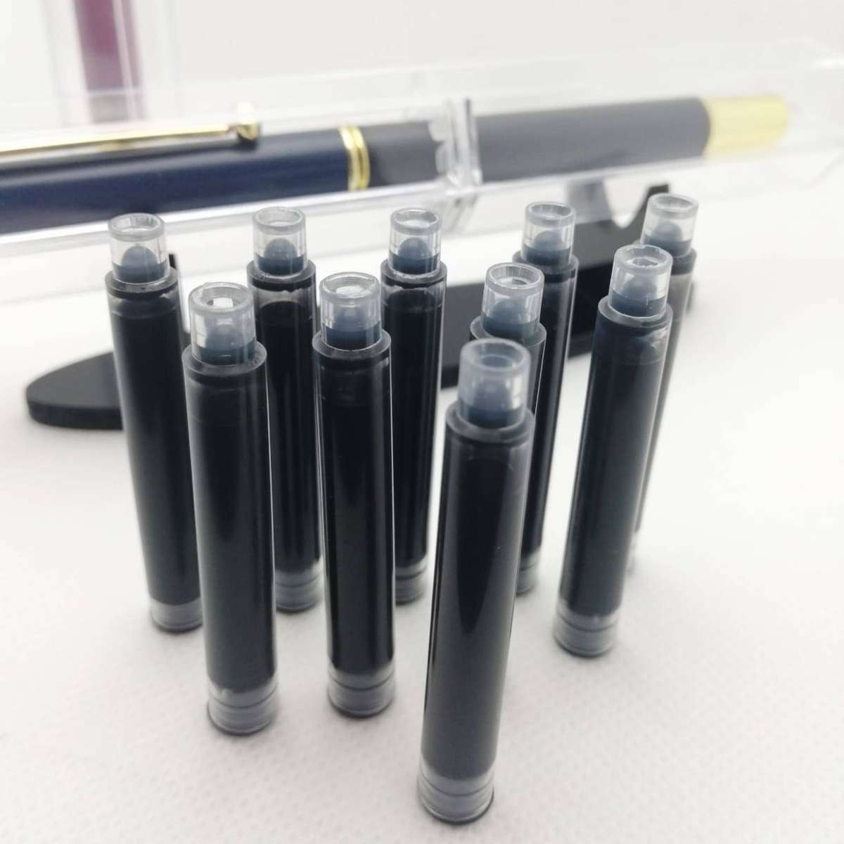 Metal Fountain Pen with Acrylic Case + 10 Black Ink Refills - 0.5 mm Fine-Nib, Pink