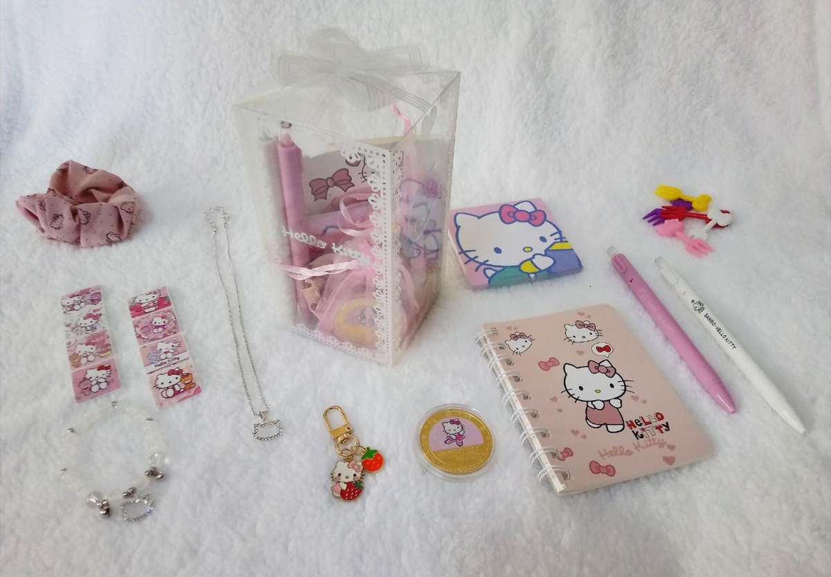 Hello Kitty Treasure Gift Box