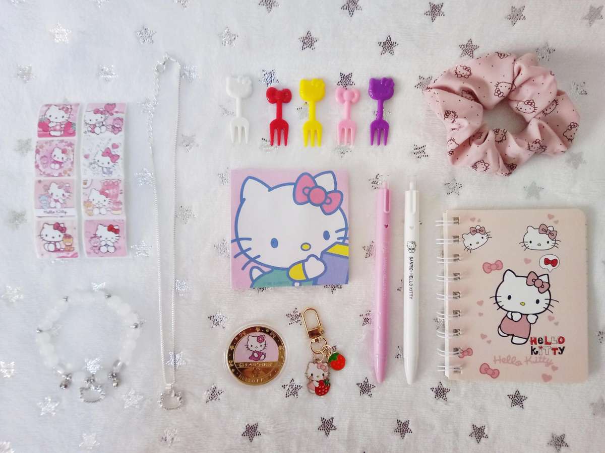 Hello Kitty Treasure Gift Box