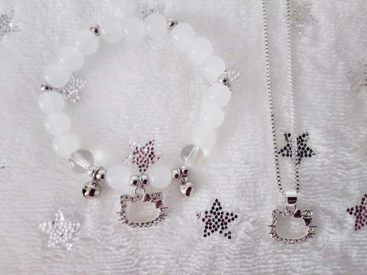 Hello Kitty Treasure Gift Box