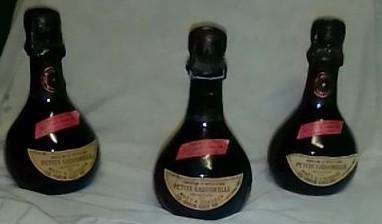 Moet et Chandon Petite Liqouerelle 3 x 200ml bottles, 13cm ice bucket