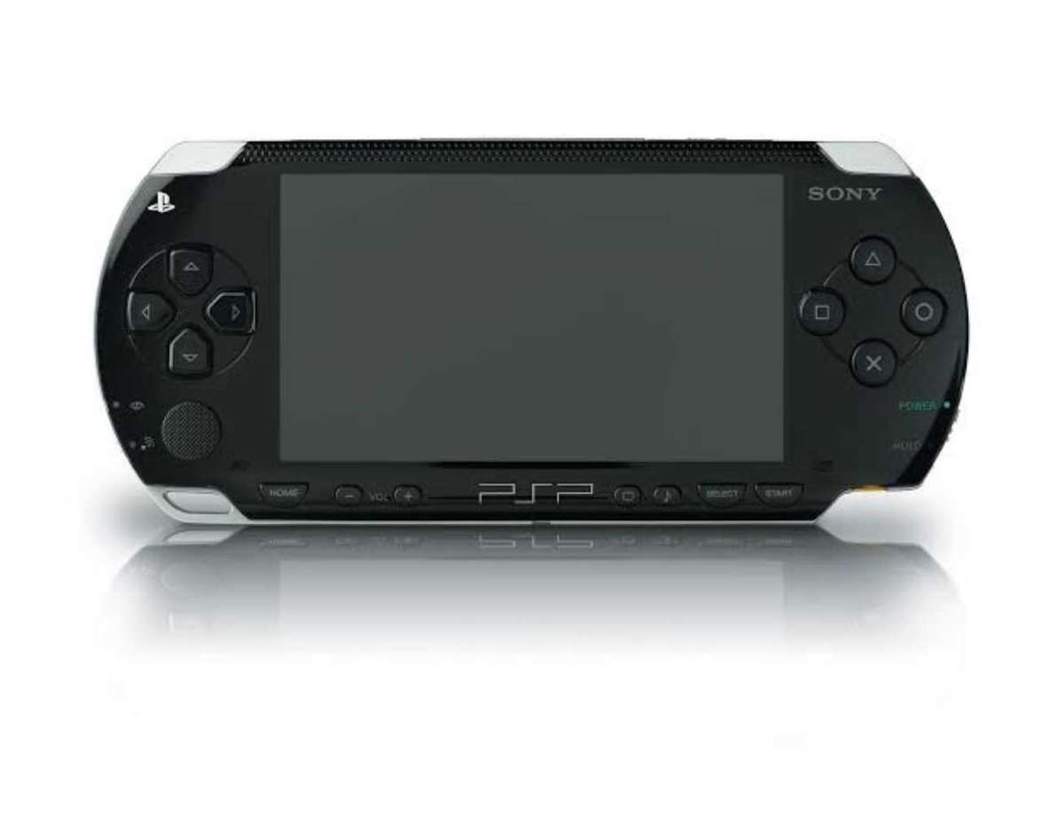 PSP 1000 PHAT + 4 Games