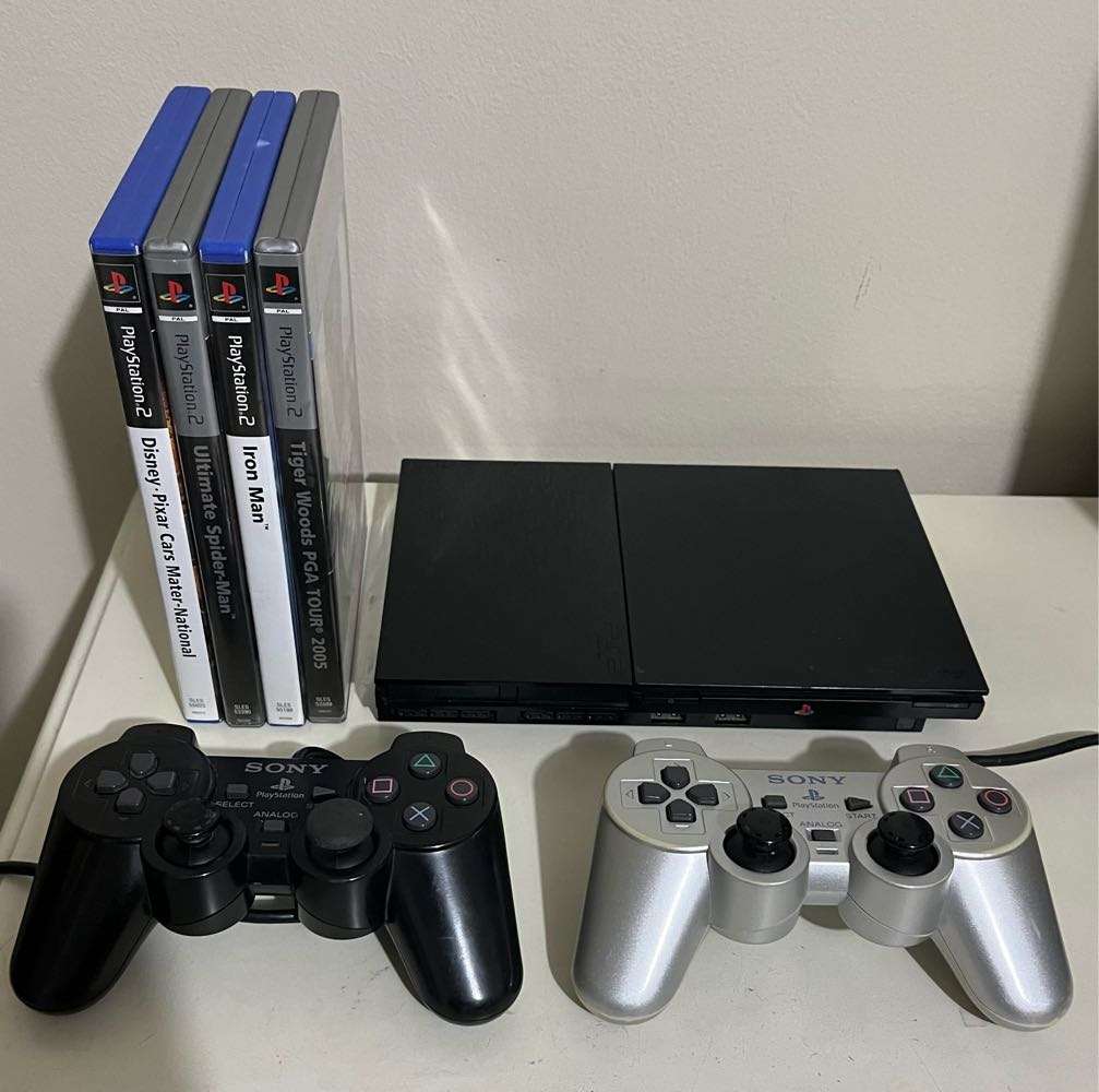 PS2 Slim - SCPH- 90004 + 4 Games