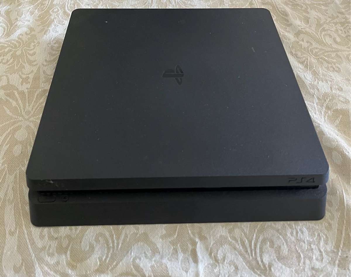Faulty PS4 Slim 500GB Console
