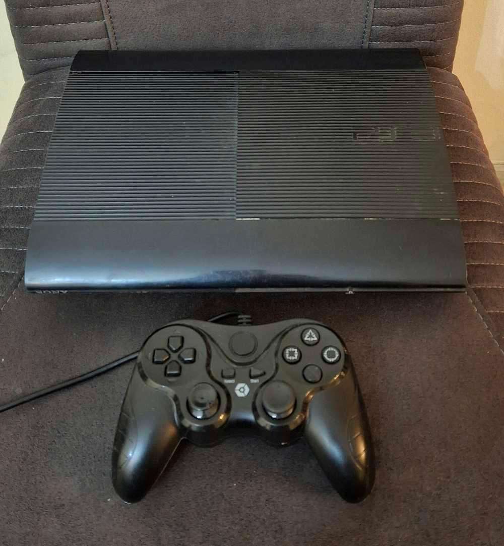 PS3 Super Slim - 320GB + 1 Game