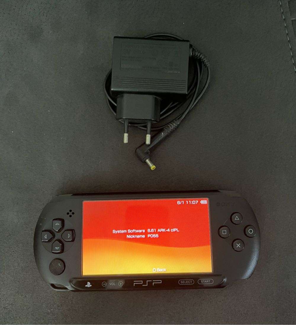 PSP Street E1000 Modded - 4GB