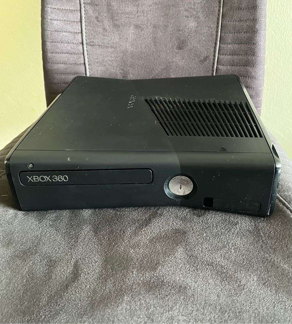 Xbox 360 S - For Parts/Spares