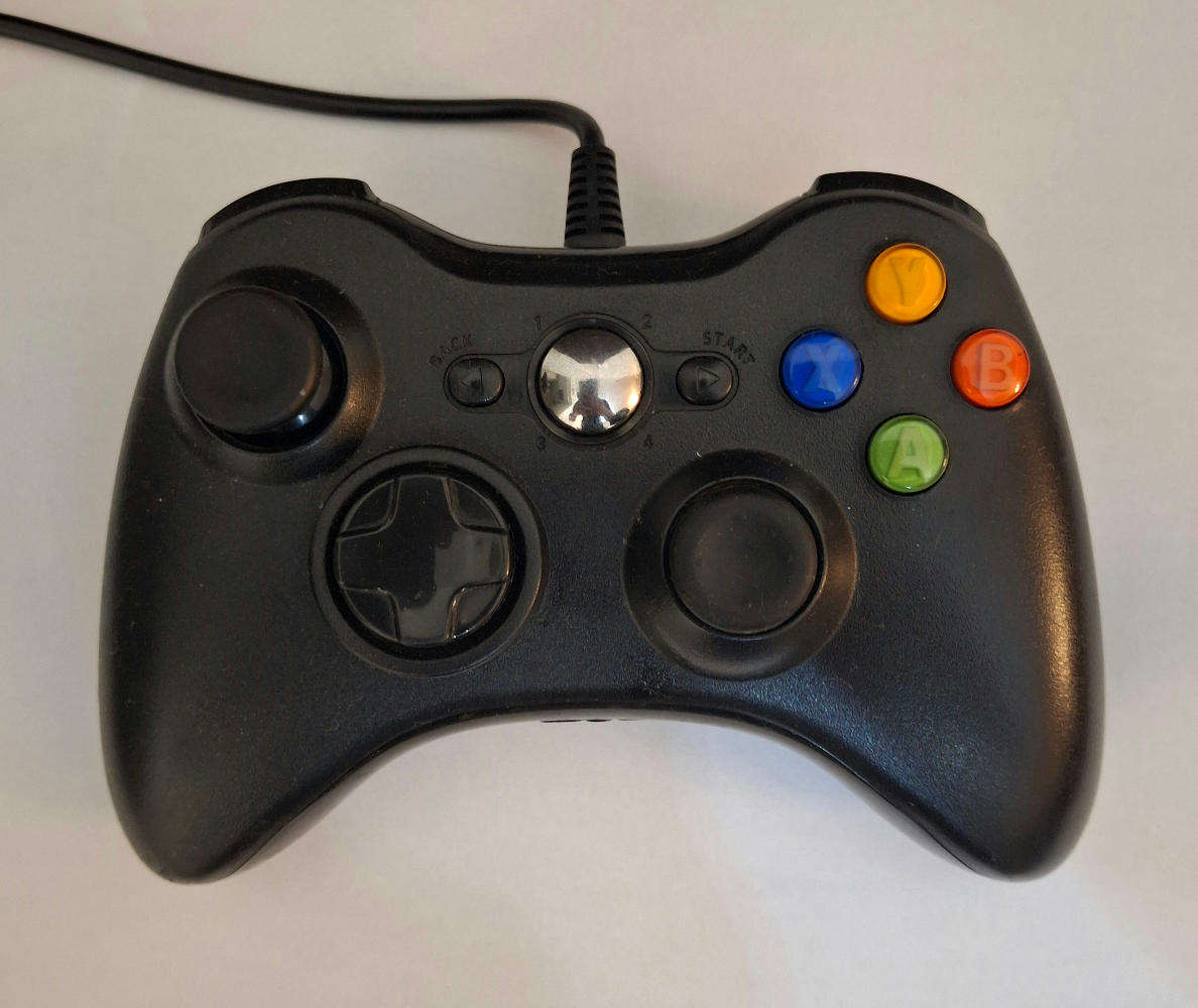 Xbox 360 E - 500GB + 4 Games