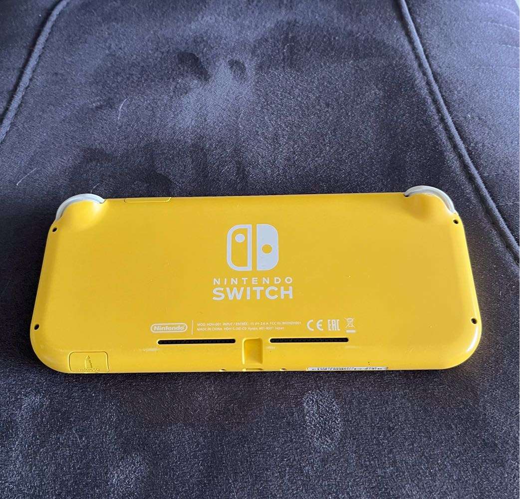 Nintendo Switch Lite - Yellow