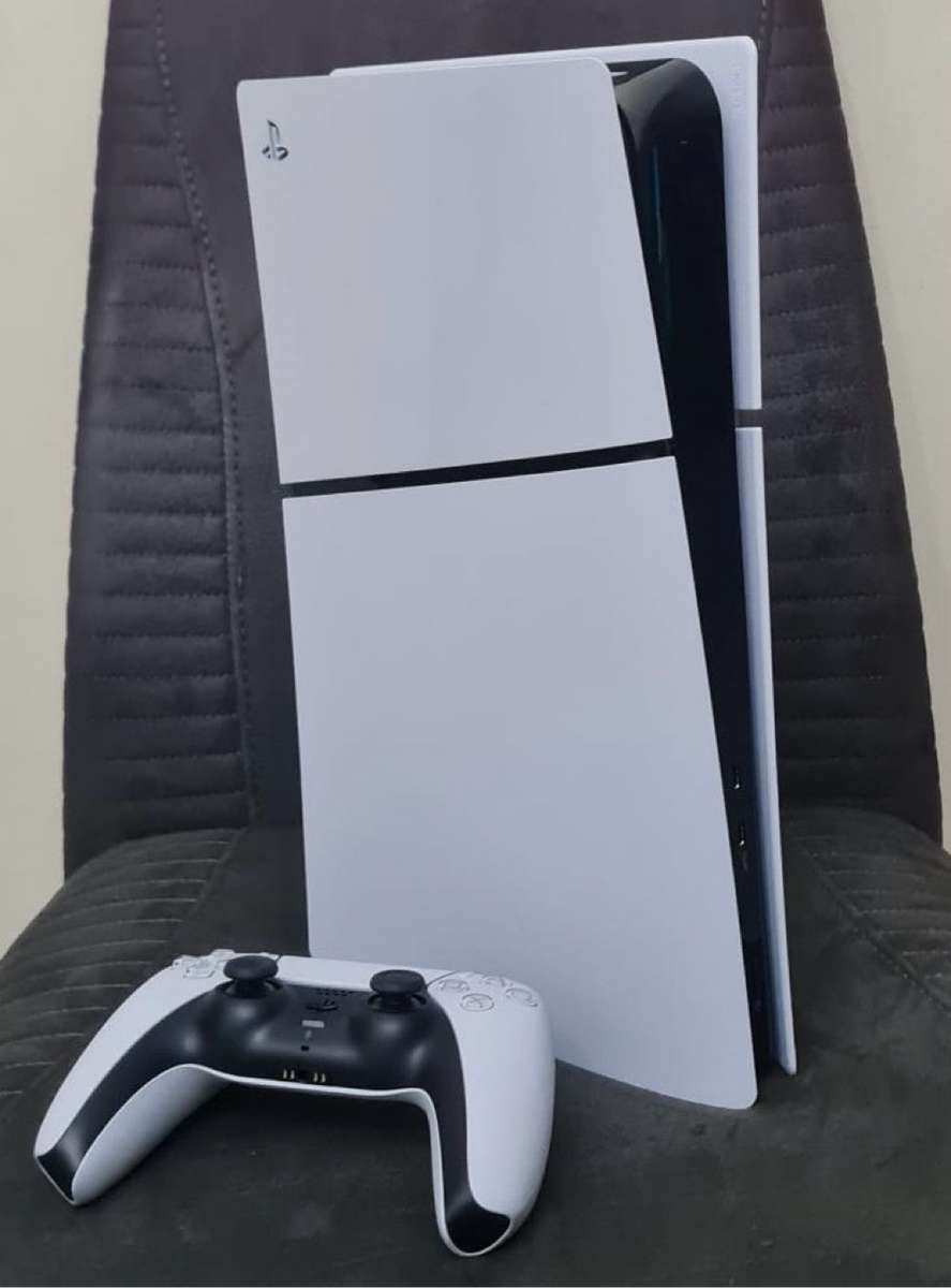 PlayStation 5 Digital Console (Slim) - Glacier White