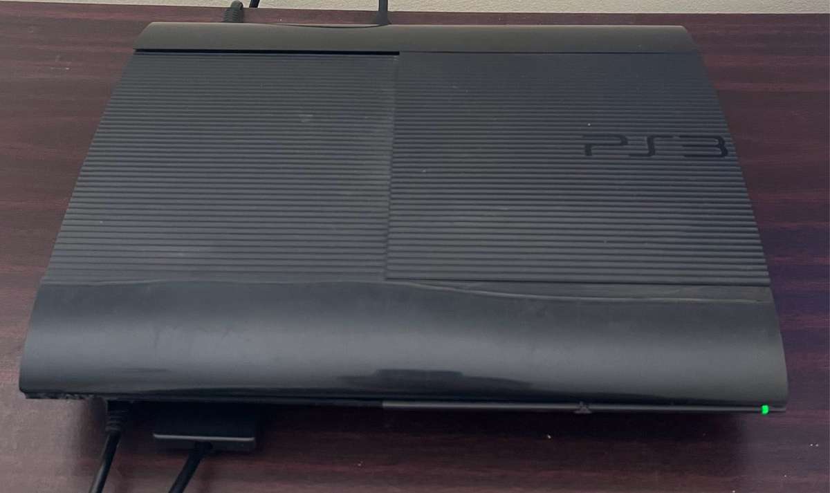 PlayStation 3 (PS3) Super Slim - 1TB + 30 Games