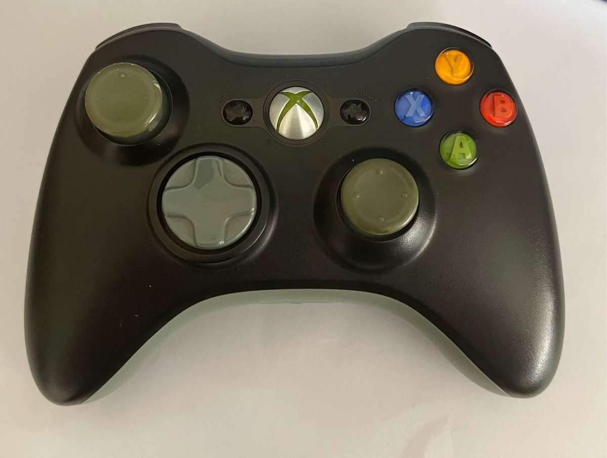 Xbox 360 Elite - 120GB + Box and Accessories