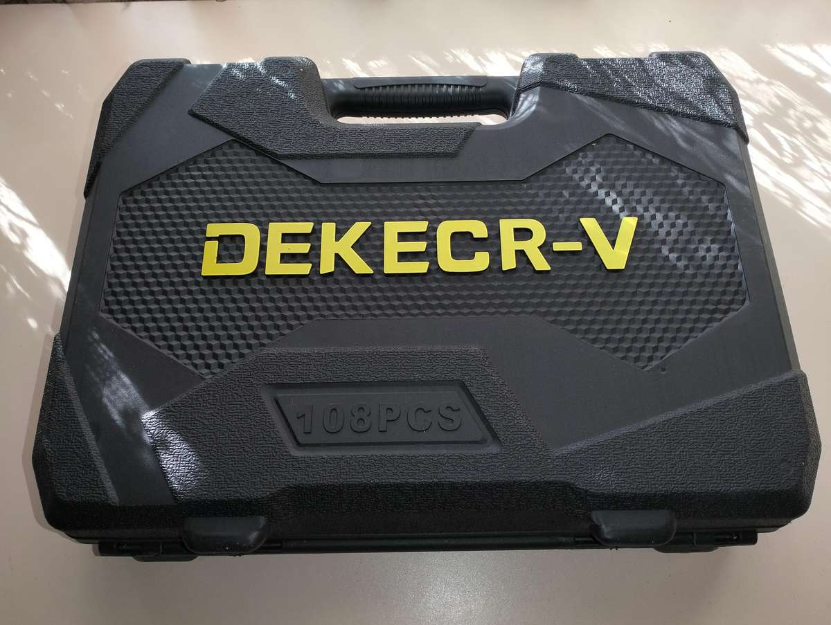 108 pieces 1/4" & 1/2"DR. Socket & bit set